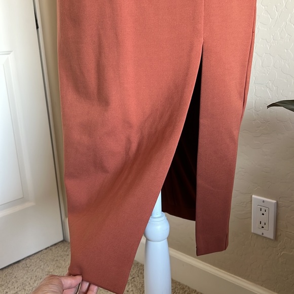 NWOT Lavish Alice Brown High Neck Cropped Bodycon Midi Dress (US 6) - Picture 4 of 11